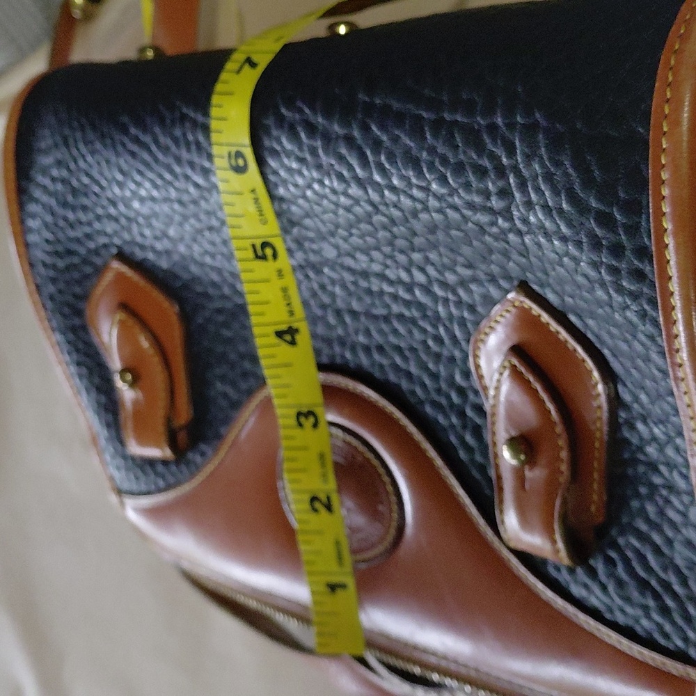 DOONEY AND BOURKE Chic Black and Tan Crossbody Bag - Picture 10 of 11